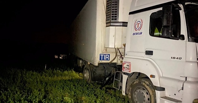 Yüzlerce litre mazot tarlaya döküldü