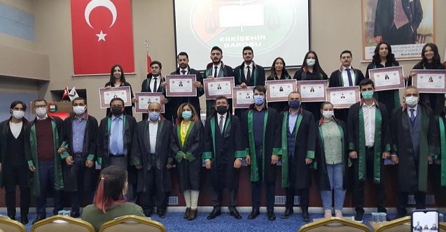 Eskişehir#039;de 10 avukat mesleğe ilk adımını attı