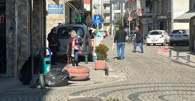 Eskişehir#039;de vatandaşlar kaldırım işgallerine çözüm bekliyor