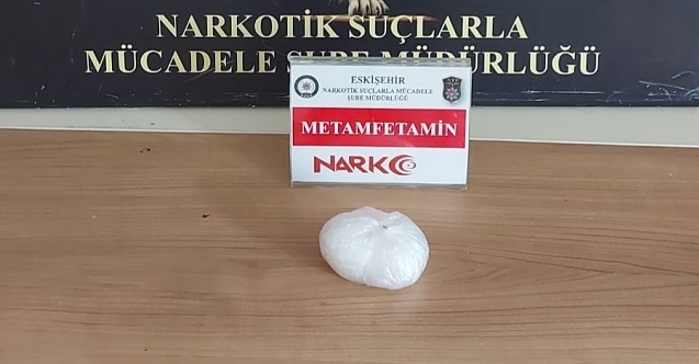 Eskişehir#039;e uyuşturucu getiren şüphelileri narkotik enseledi