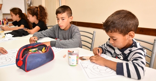 Bu kurs çocukların resim yeteneğini geliştiriyor