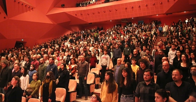 Bu saygı Atatürk için!