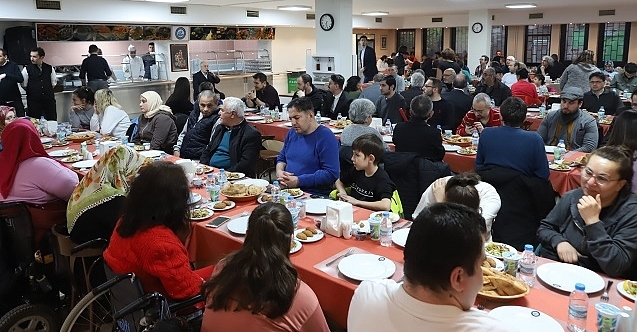 Eskişehir#039;de engelliler iftarda buluştular