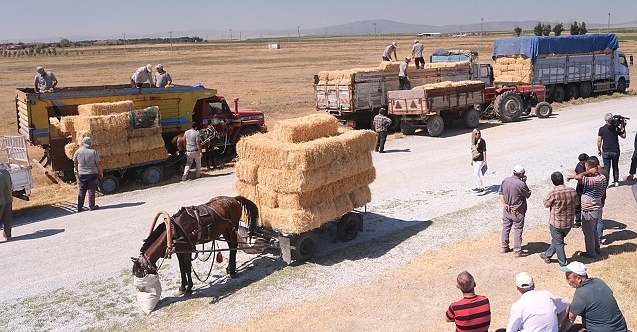 Eskişehir#039;de hayvan üreticisine saman desteği