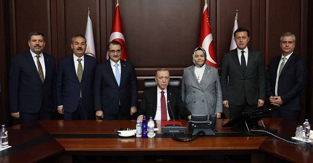 AK Parti Eskişehir, Cumhurbaşkan#39;ı ile bir araya geldi
