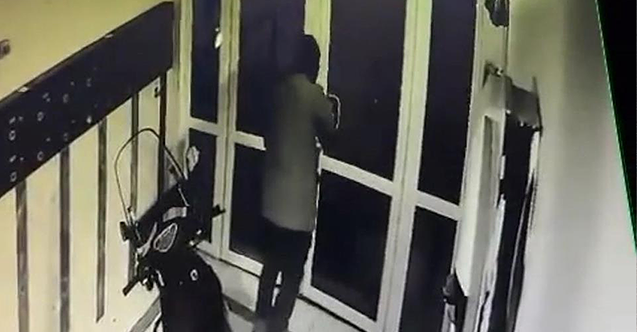 Acemi hırsız güvenlik kameralarına yakalandı