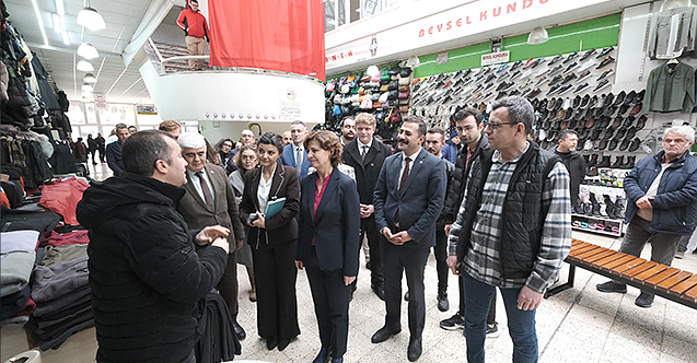 Ayşe Ünlüce Yunus Emre Halk Çarşısını ziyaret etti