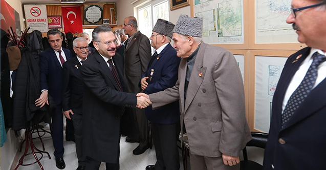 Eskişehir Valisi Aksoy gazi derneklerini ziyaret etti