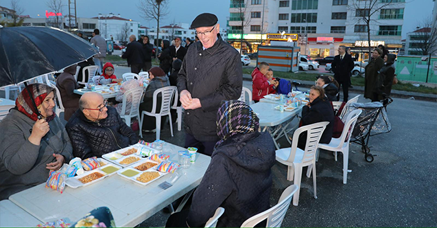 Başkan Kurt iftarını Ihlamurkentte yaptı