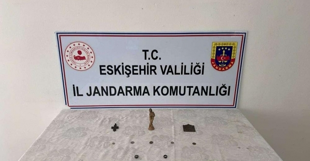 Tarihi eser satmaya çalışan şahıs jandarmaya yakalandı