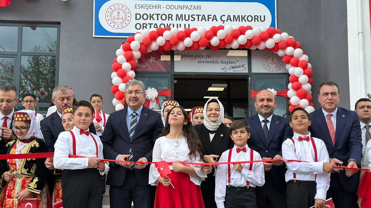 Dr. Mustafa Çamkoru Ortaokulu Açılışında Eğitim Vurgusu