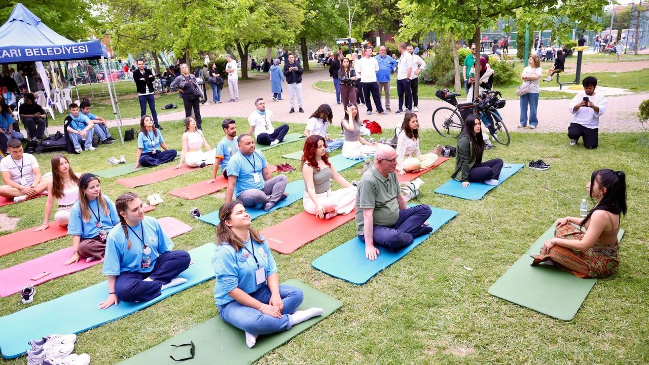 Odunpazarı 3D Gençlik Festivali ikinci gününde demokrasi ve sanatla buluştu