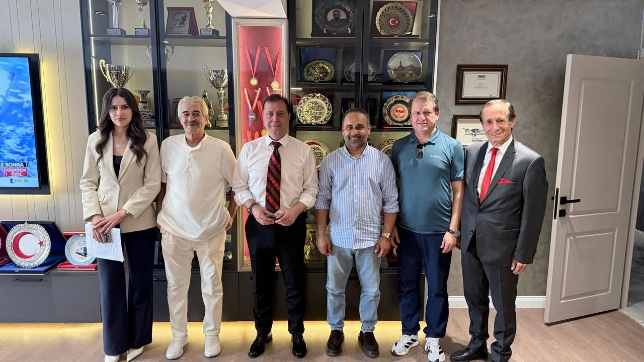Sanatçı Orhan Hakalmaz Medya 26 Grup'u Ziyaret Etti