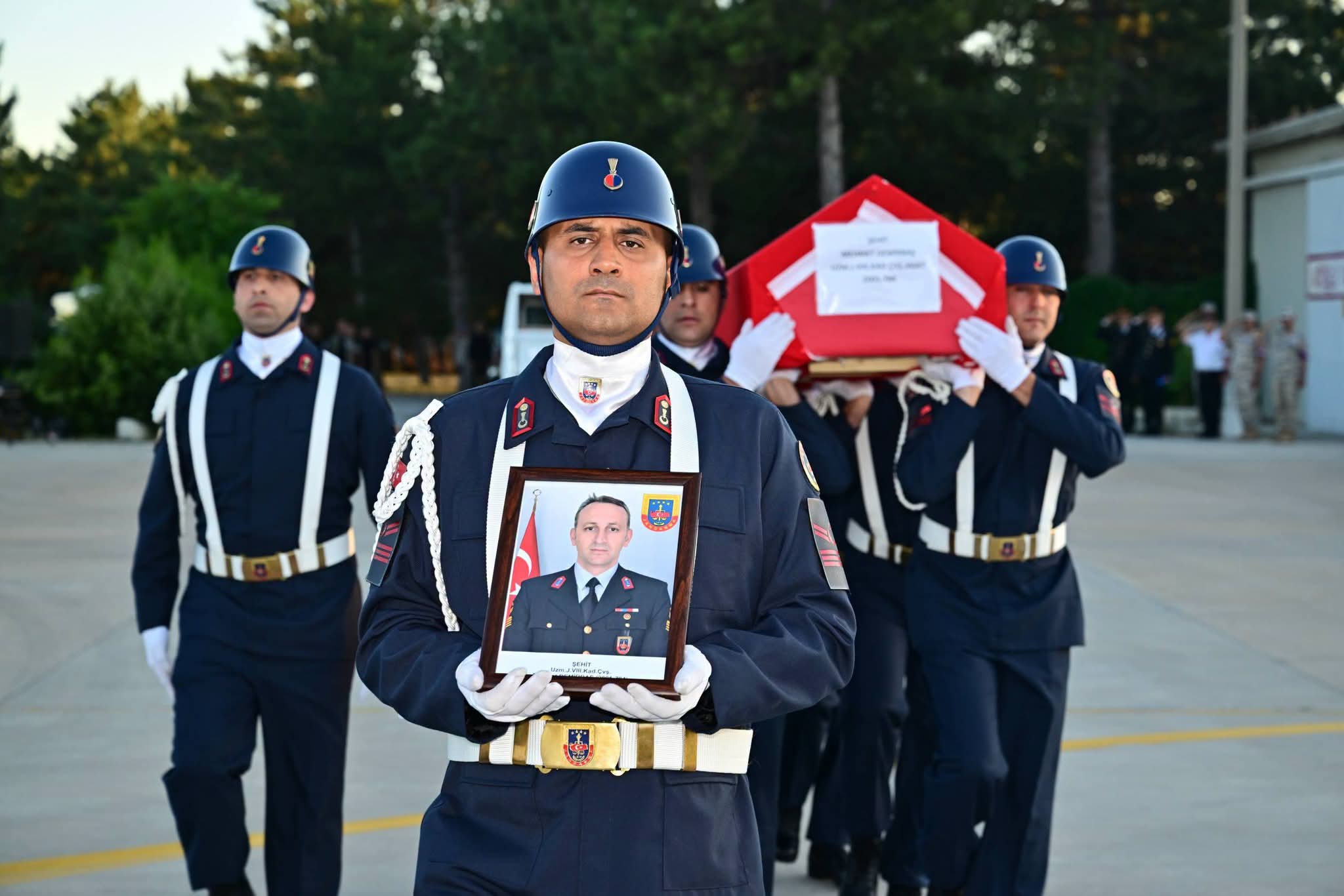 Şehir olan asker törenle uğurlandı
