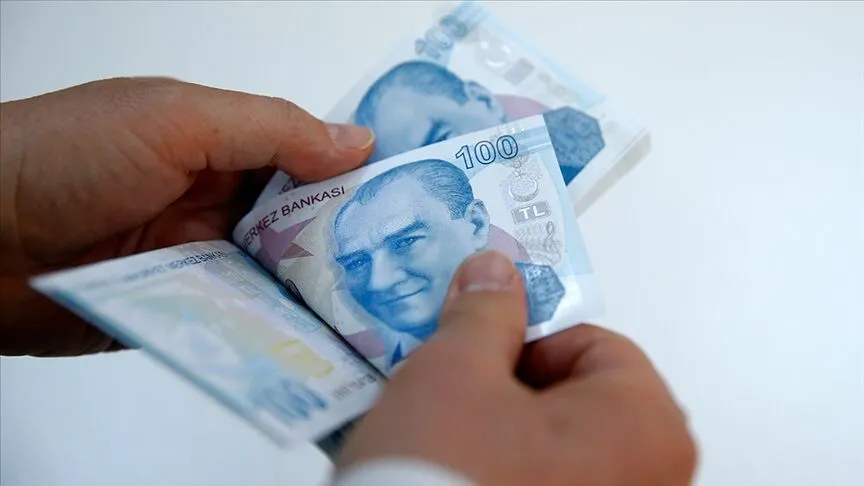 Memur ve emekliden sonra gözler asgari ücrette