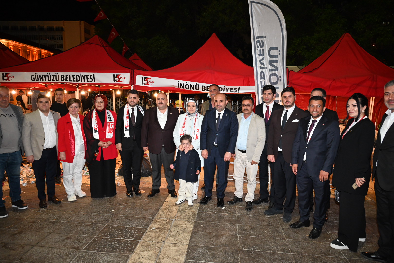 İnönü'den Eskişehir Valilik Meydanı'na 15 Temmuz Desteği