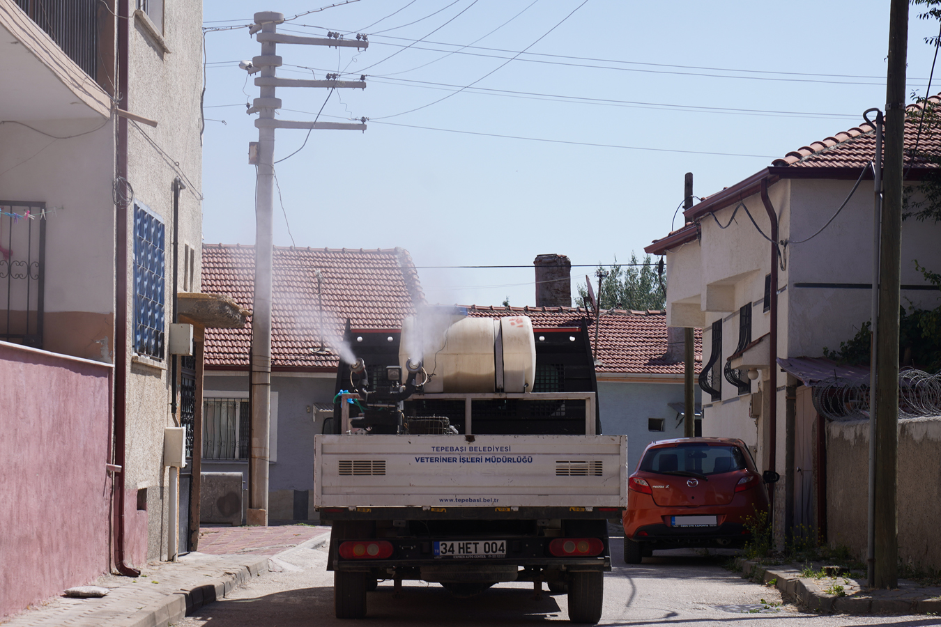 Tepebaşı'nda ULV ilaçlama çalışmaları aralıksız sürüyor