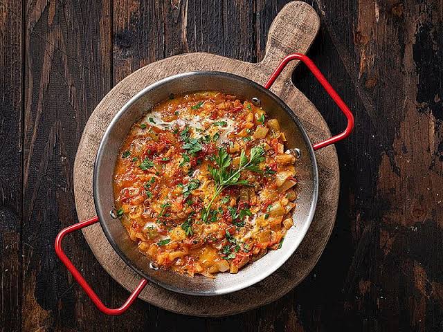 Lezzetli Soğanlı Menemen Nasıl Yapılır? Püf Noktaları