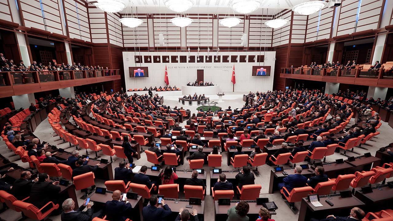 Öğrenci Affı TBMM'de Kabul Edildi: Sahte Tez ve Usulsüz Kurumlara Ağır Cezalar Geliyor