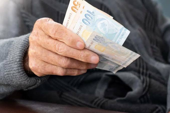 En Düşük Emekli Aylığı Yükseldi