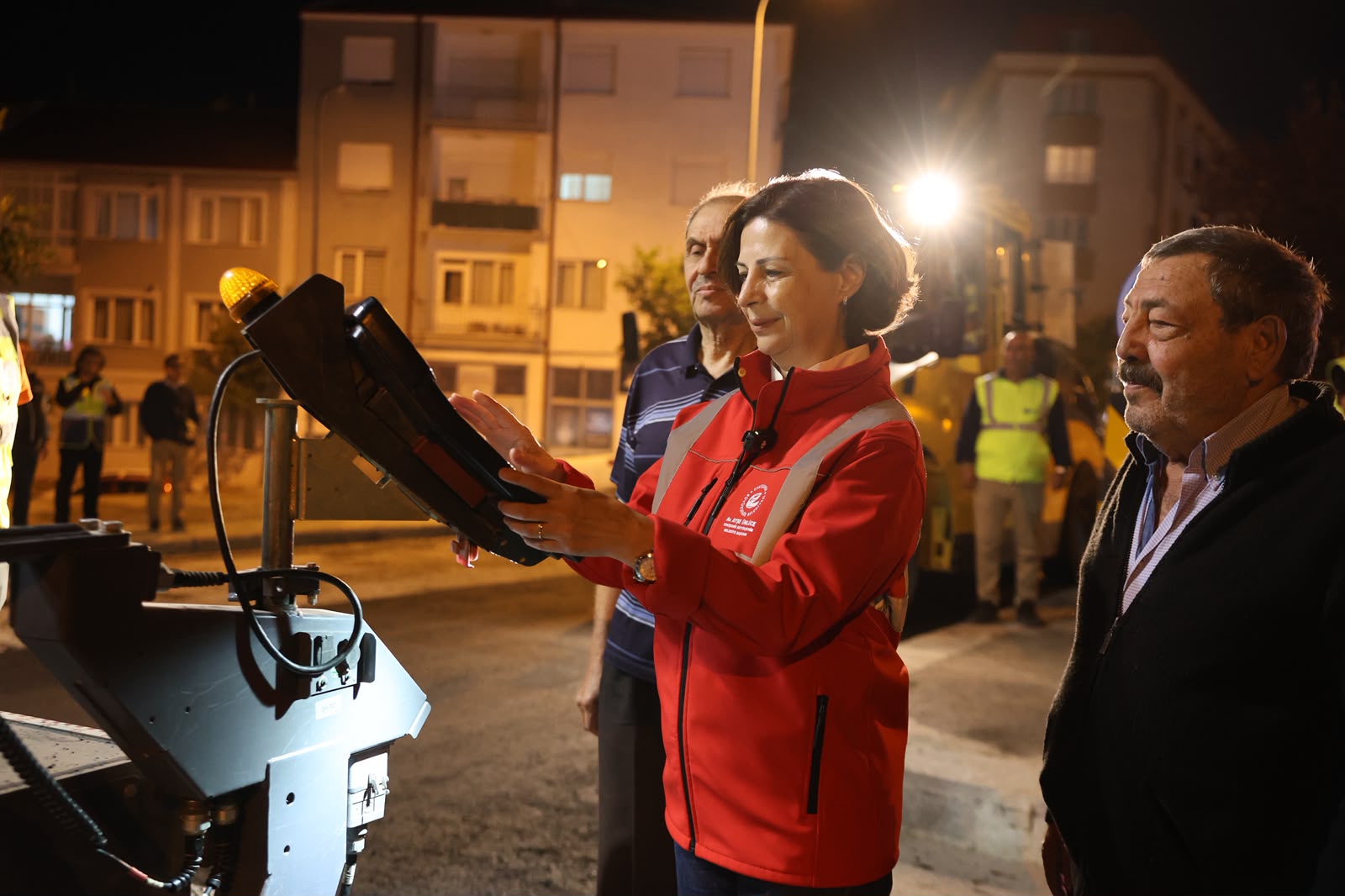 Cadde ve bulvarlar gece gündüz yenileniyor