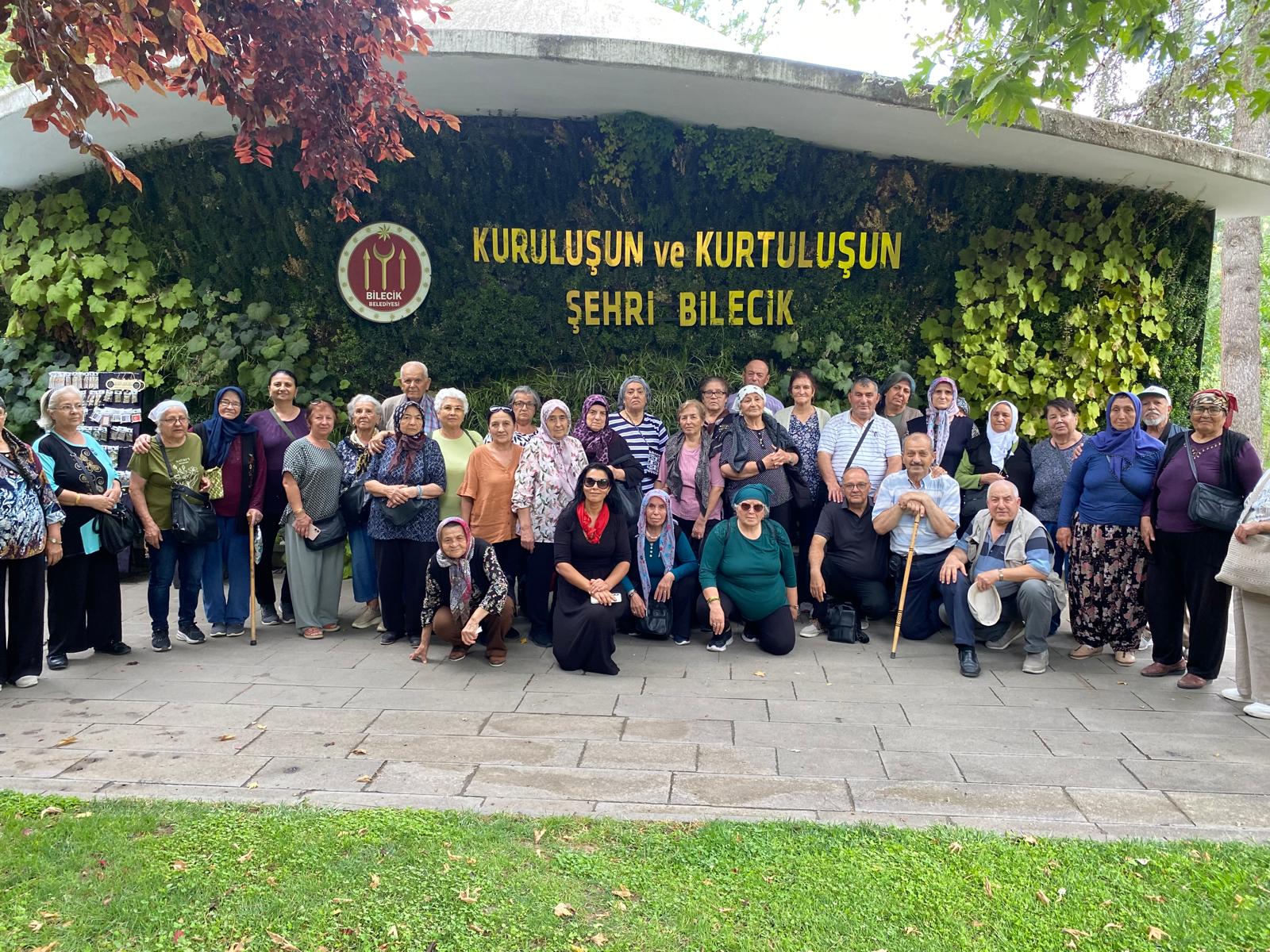 Koca Çınarlar Bilecik'i Gezdi