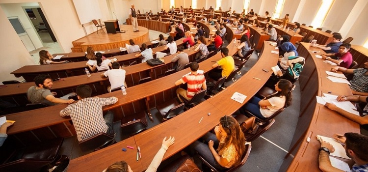 Üniversiteler Erken Kapanacak: Akademik Takvim Öne Çekildi