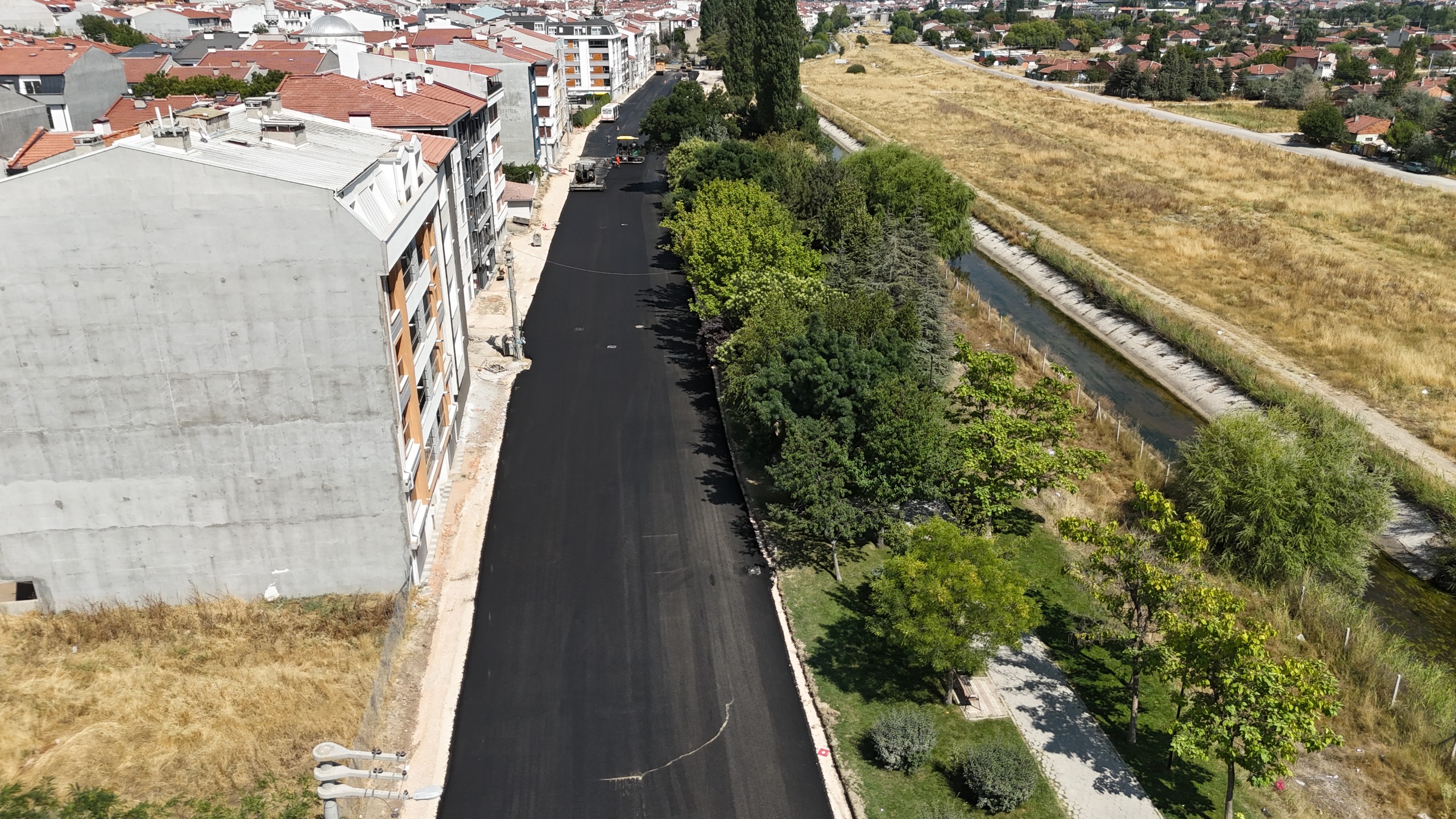 Birlik Caddesi’nde Asfalt Çalışması Tamamlandı