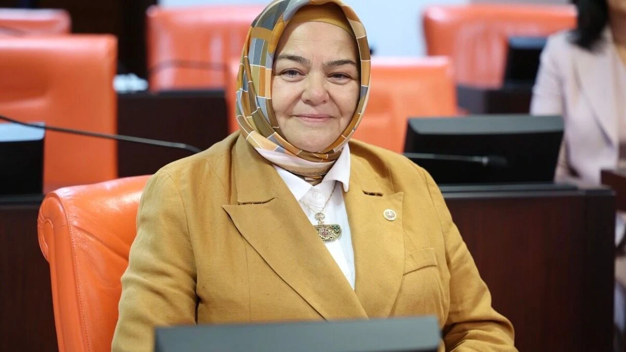 Milletvekili Gürcan Üniversiteye Adım Atan Gençleri Tebrik Etti