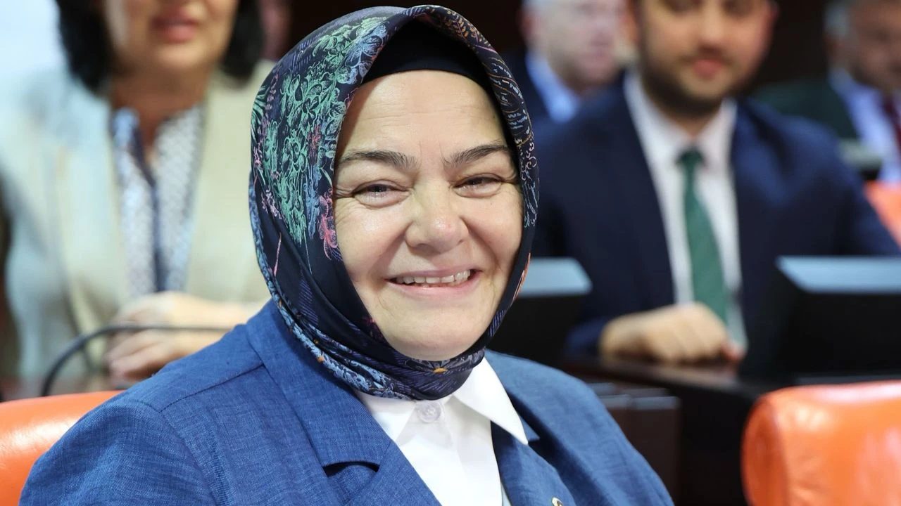 “Millî teknoloji hamlemizin raylardaki gururu Eskişehir’den geleceğe hızla ilerliyor”