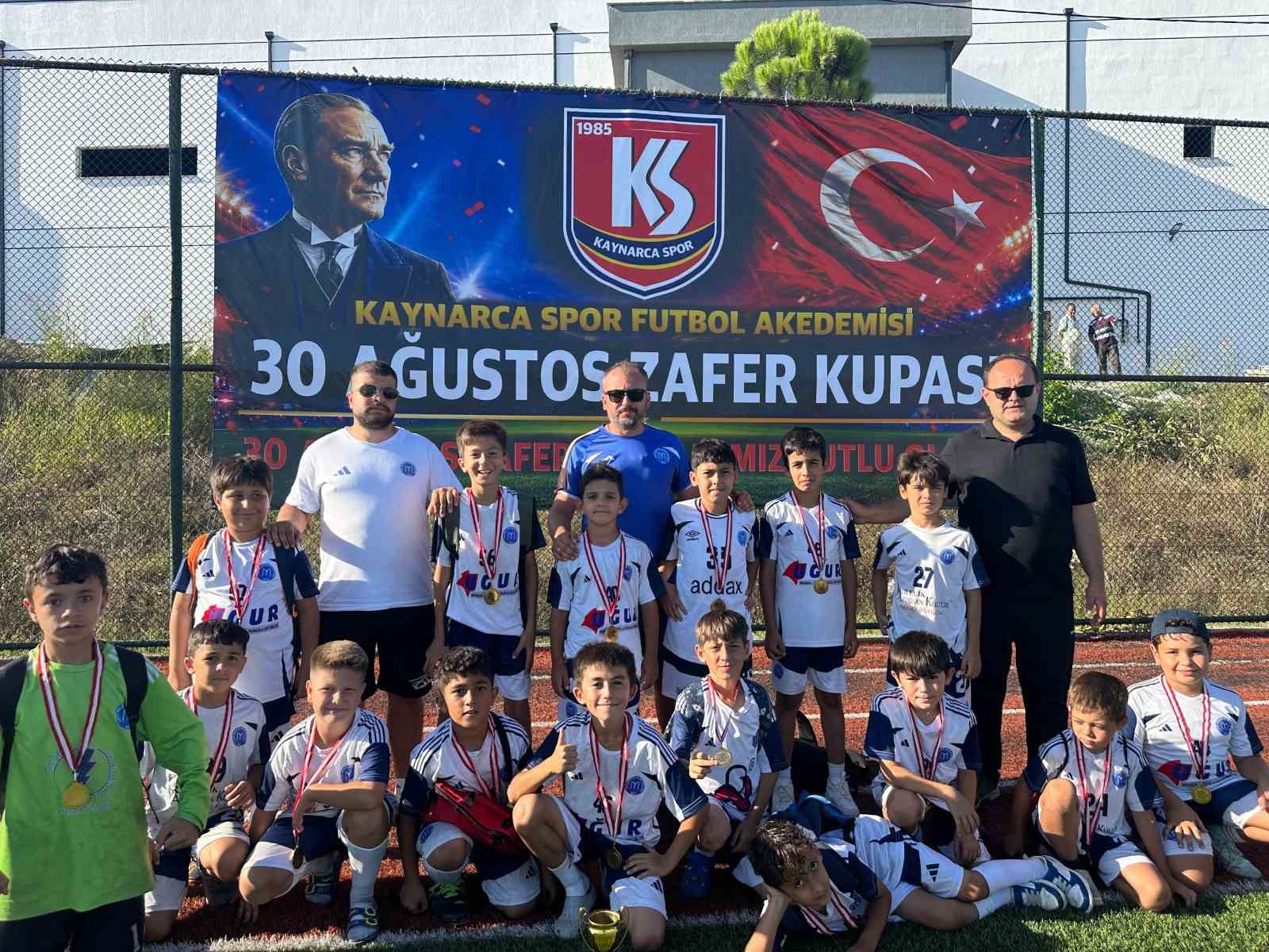 1299 Bilecikspor Kulübü Zafer Kupası’nda grubu lider bitirdi