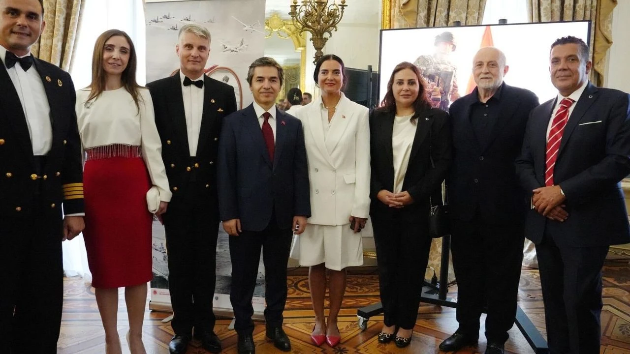 Avni Ongurlar, Londra’daki Zafer Bayramı resepsiyonuna katıldı
