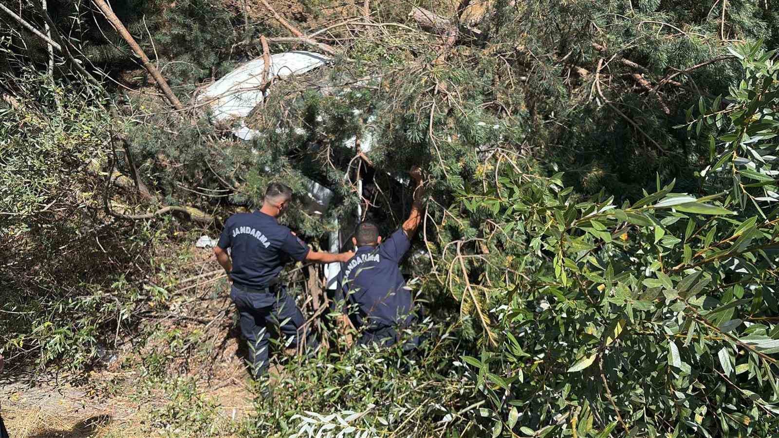 Bilecik’te kontrolden çıkan otomobil şarampole uçtu