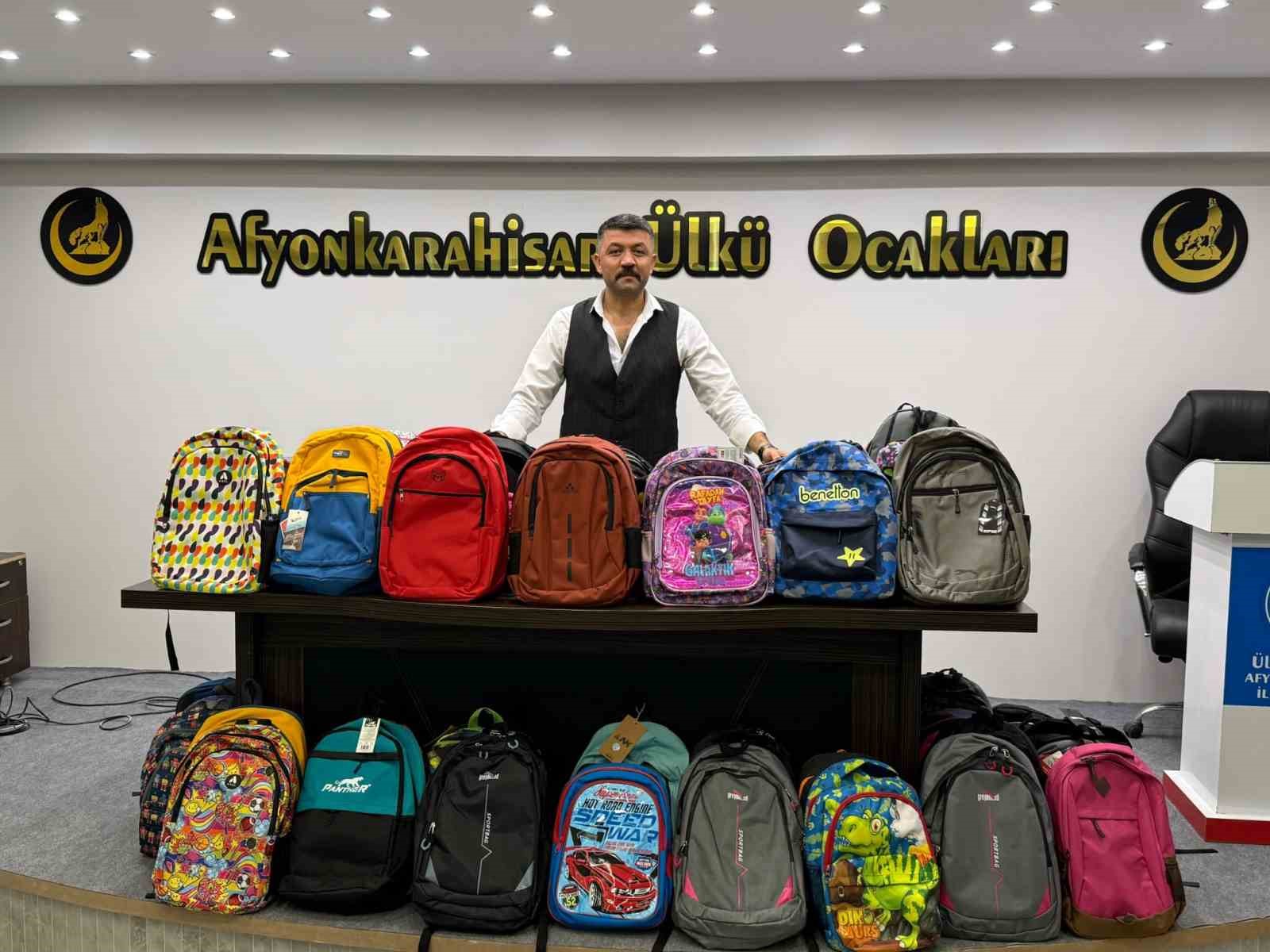 Ülkü Ocakları’ndan öğrencilere eğitim desteği