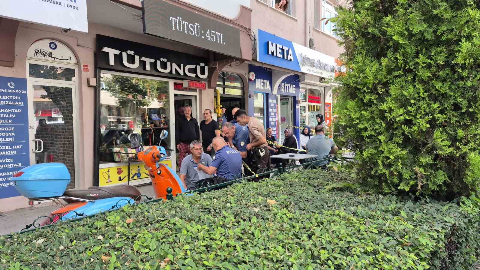 7’nci kattaki evinden çıkan 81 yaşındaki şahıs binanın merdiven boşluğunda ölü bulundu