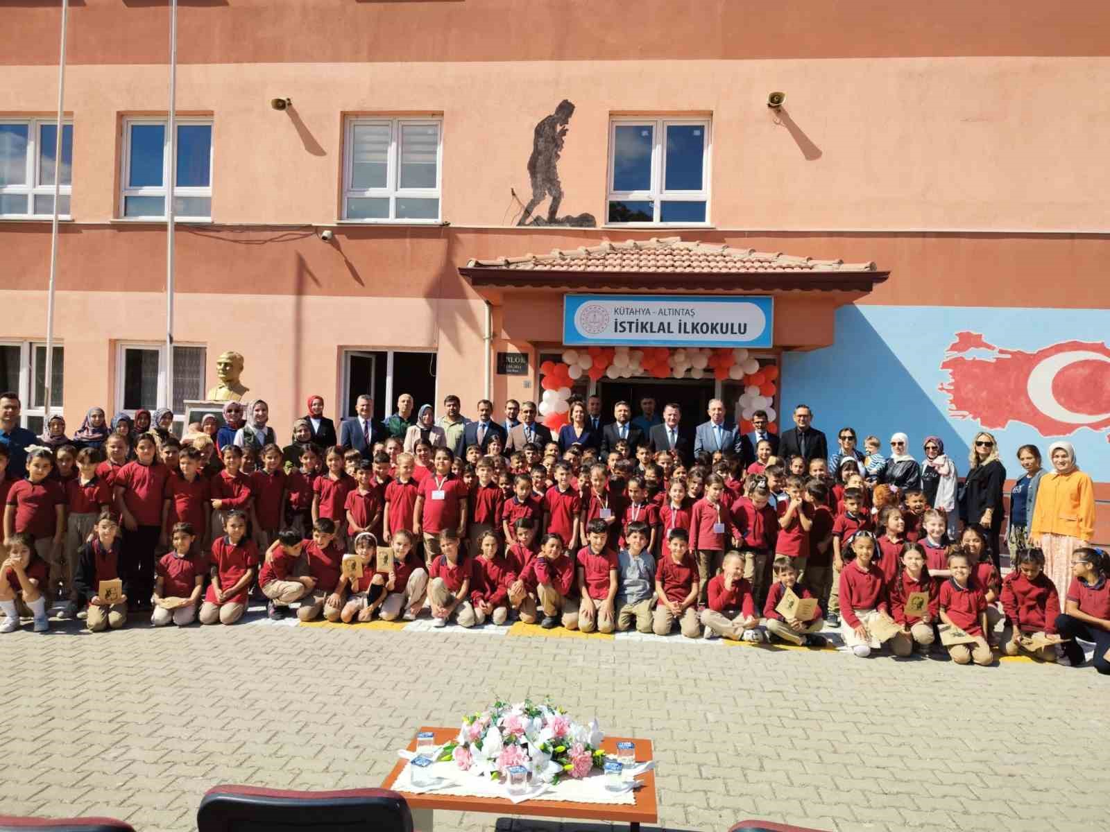 Altıntaş’ta İlköğretim Haftası coşkuyla kutlandı