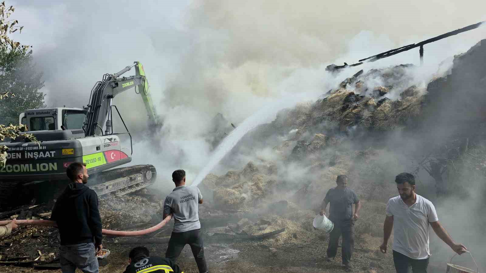 Kütahya’da yangın paniği: Ev, ahır ve samanlık zarar gördü