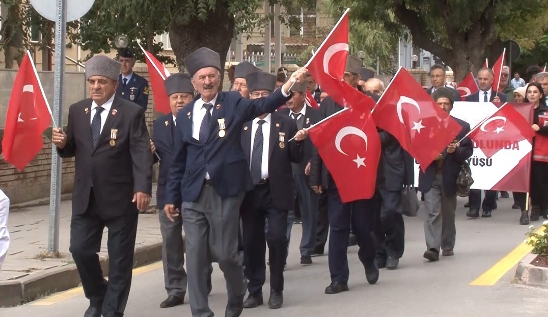 Eskişehir’de Gaziler Günü dolayısıyla bando yürüyüşü yapıldı