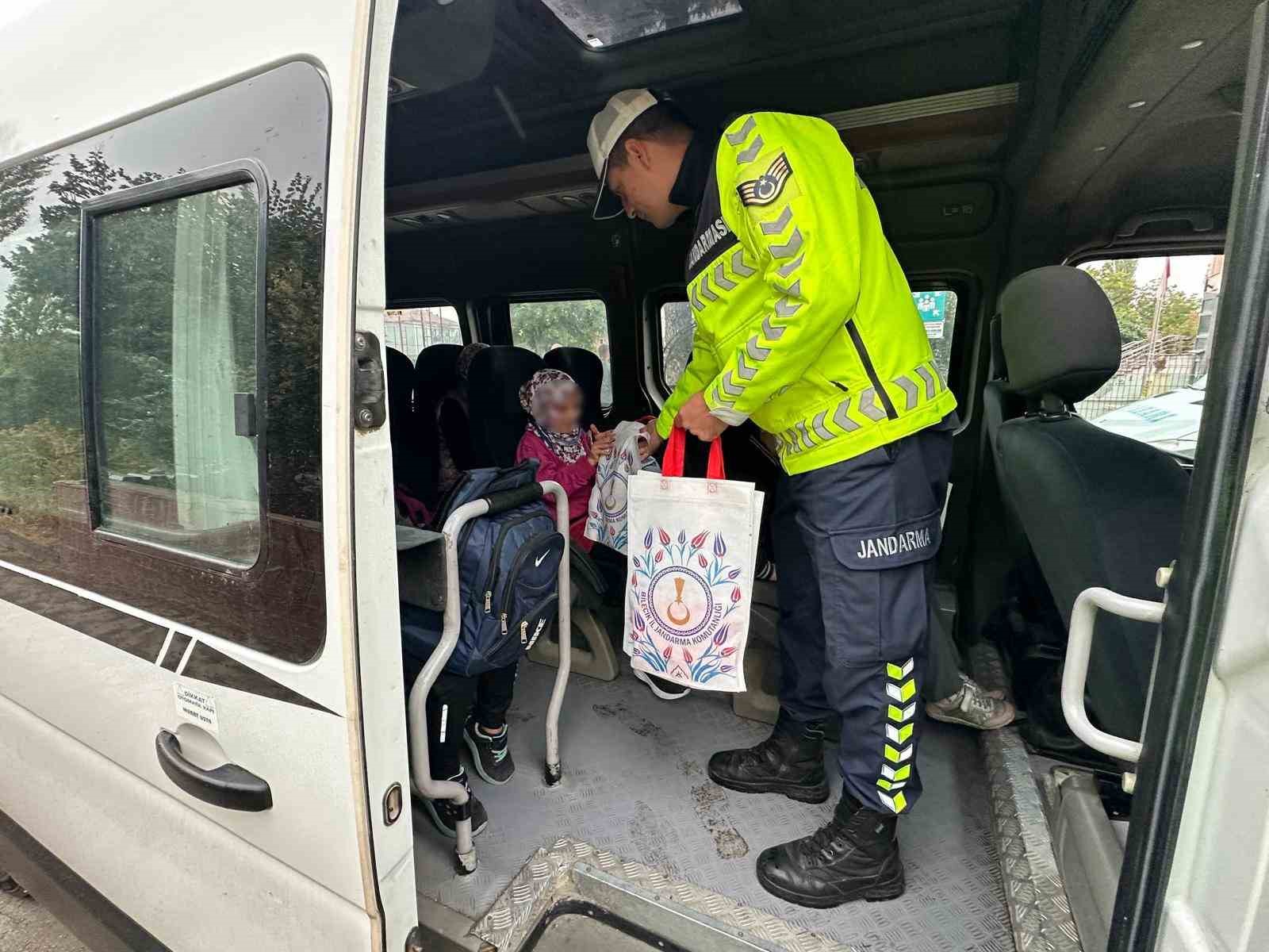 Bilecik’te okul çevreleri ve servis araçları denetlendi