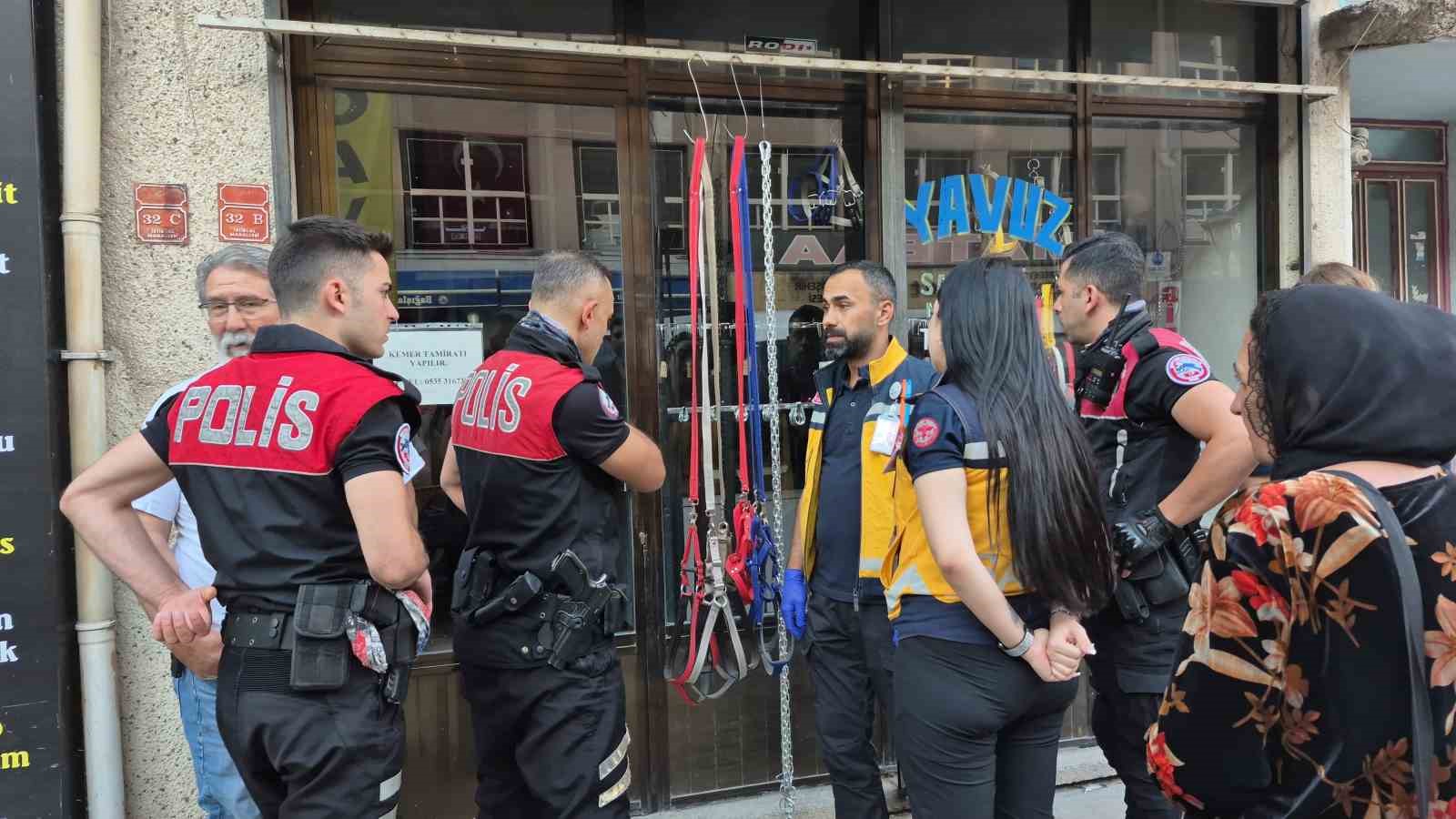 Dükkânında öldü veya bayıldı diye endişe edilen esnaf sanayide çıktı