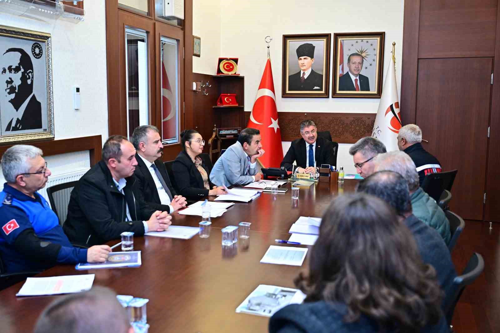Vali Yılmaz, vatandaşların talep, öneri ve sorunlarını dinledi