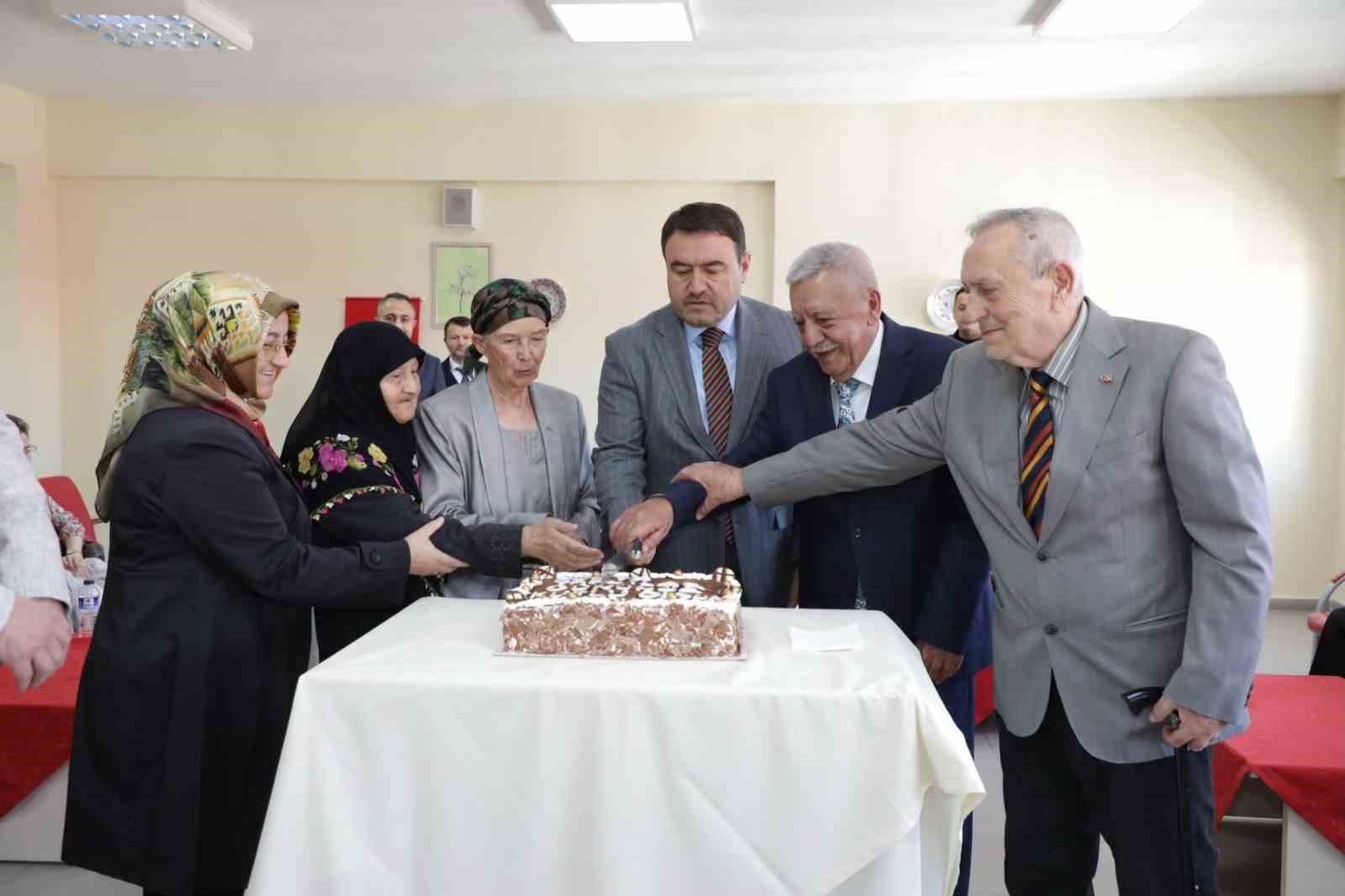 Kütahya’da Dünya Yaşlılar Günü’nde anlamlı buluşma