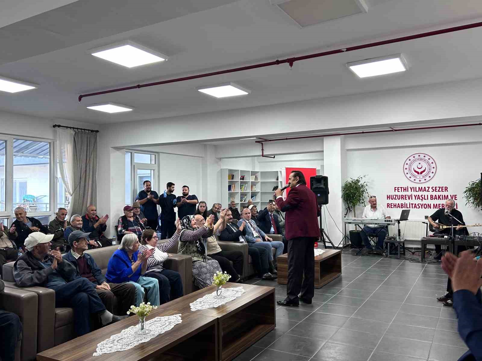 Huzurevi sakinleri ve koruma altındaki çocuklar anlamlı etkinlikte bir araya geldi