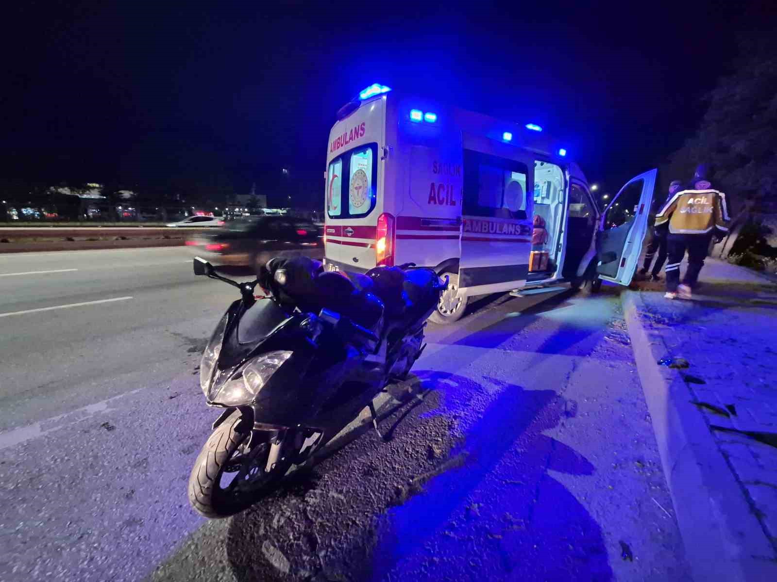 Eskişehir Çevre Yolu’nda motosiklet otomobile arkadan çarptı
