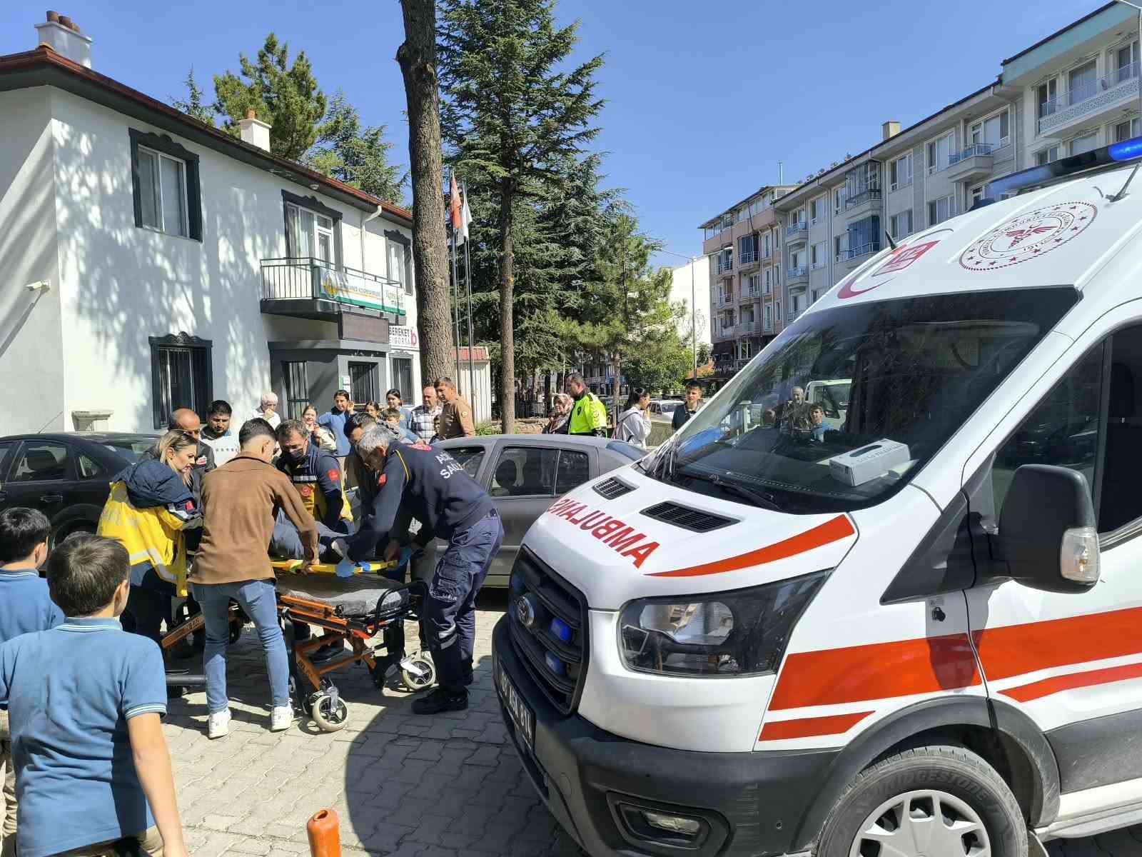 Kazada devrilen motosiklet sürücüsü yaralandı