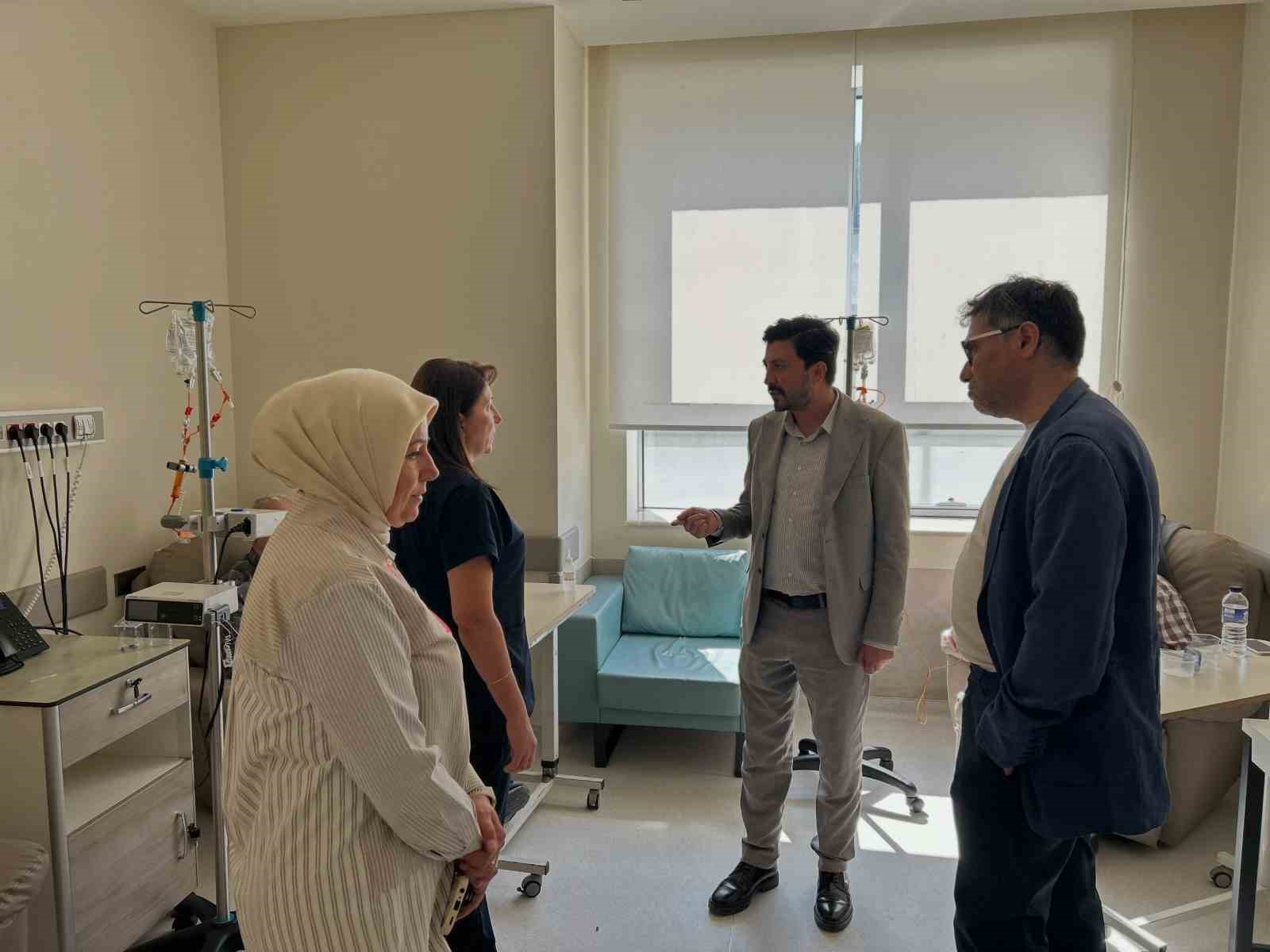Kütahya Şehir Hastanesi’nde kemoterapi ünitesi ziyaret edildi