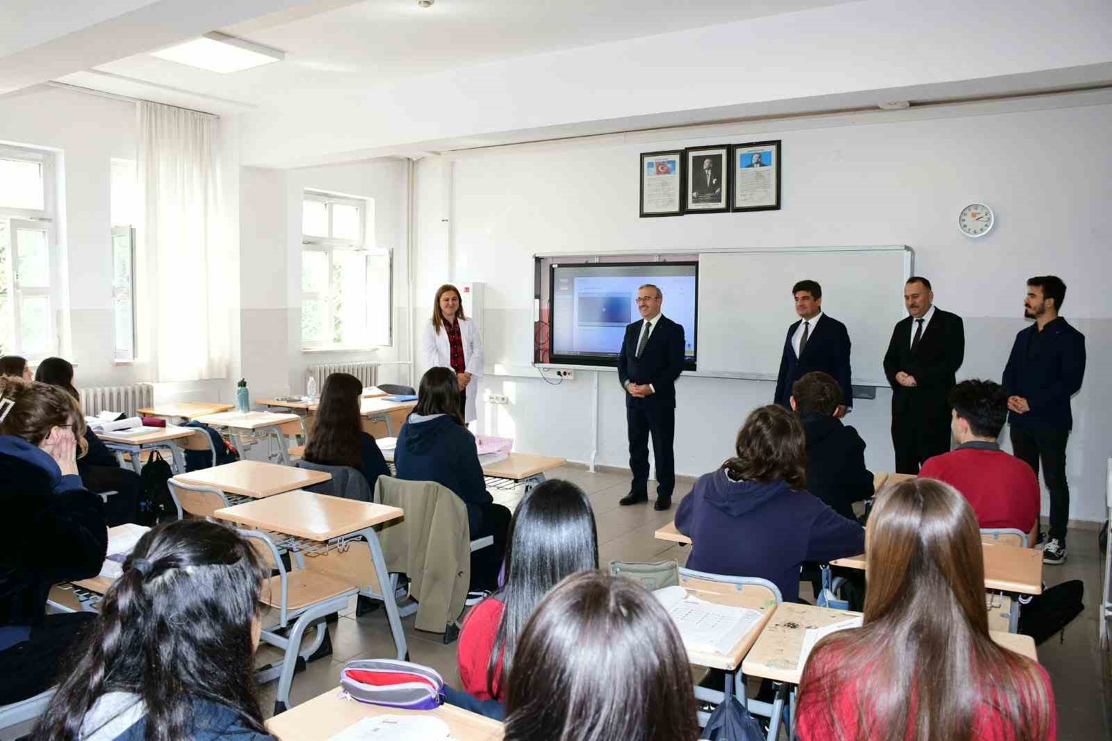 İl Milli Eğitim Müdürü Aydın, öğretmen ve öğrencilerle bir araya geldi