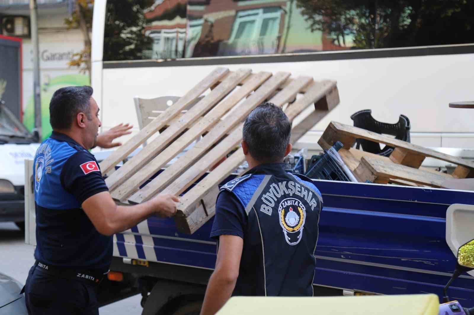 Eskişehir’de zabıtadan kaldırım işgallerine geçit yok