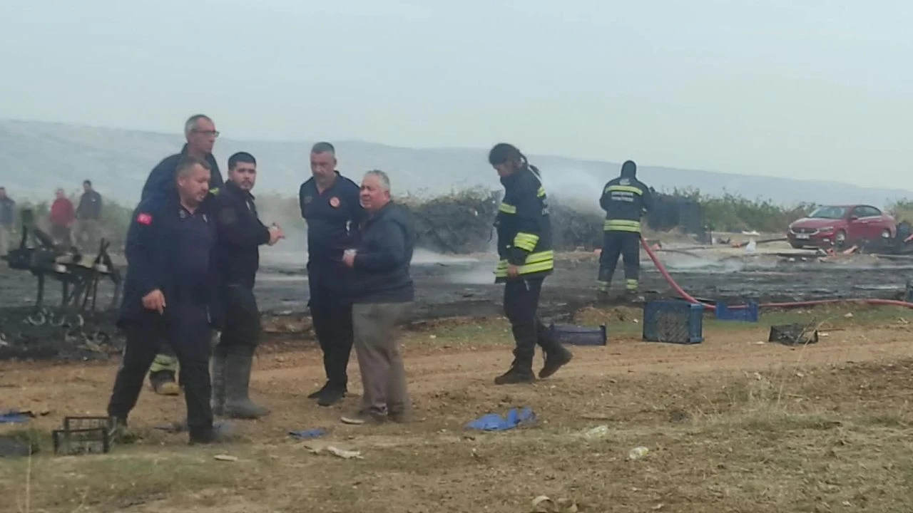 Eskişehir’de Korkutan Ot Yangını: Şehir Merkezini Yoğun Duman Kapladı, Arı Saldırısı Ekiplere Zor Anlar Yaşattı!