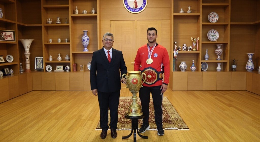 DPÜ’lü Melih Özdemir Cumhurbaşkanlığı Kupası’nda şampiyon oldu